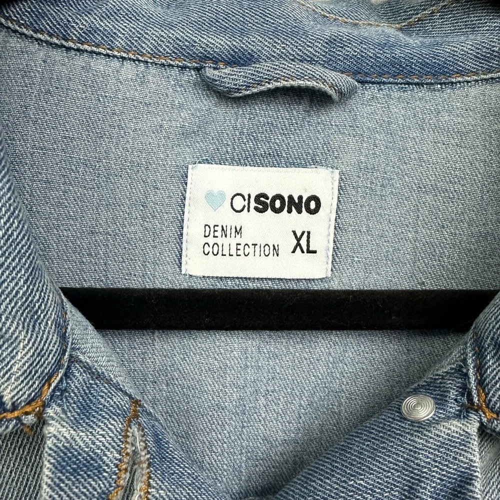 Ci Sono Distressed Light Wash Denim Jacket Women’s XL Casual Layering - Picture 5 of 7